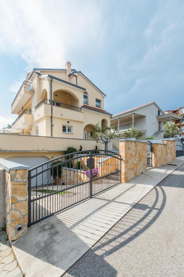 Apartment Carpe Diem Crikvenica Exterior photo